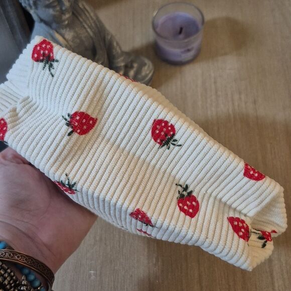 💲6️⃣ Bundled ✔️Strawberry Cosmetic Bag  Corduroy Pouch Makeup Case  In Cream - Picture 3 of 7